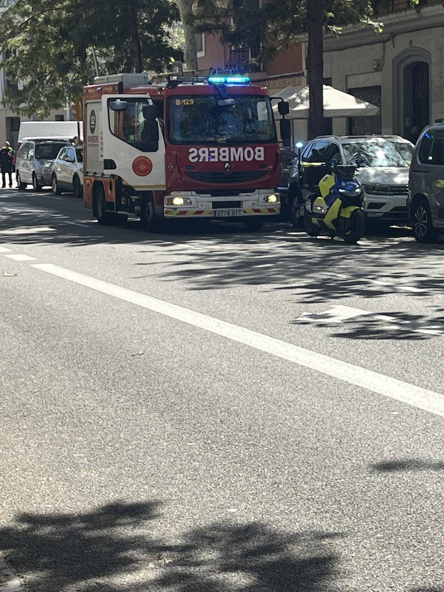 Atoralet's tweet photo. Soc jo o està escrit al revés? https://t.co/GkhXmCWcCN