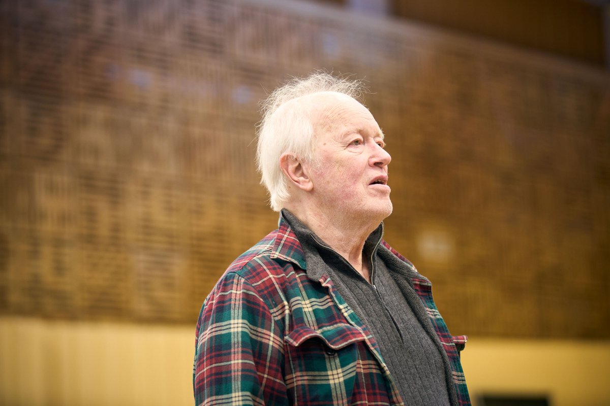 ZaterdagMatinee's tweet photo. Dirigent Edo de Waart gaat na een carrière van meer dan 60 jaar met pensioen. Als chef-dirigent van het @radiofilhorkest stond hij veel malen op het podium in de ZaterdagMatinee. Wij voelen ons vereerd dat we van zijn diepgaande verbondenheid met de muziek hebben mogen genieten. https://t.co/b5diZdgxpQ