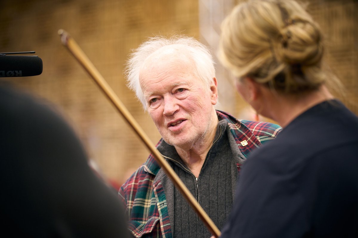 ZaterdagMatinee's tweet photo. Dirigent Edo de Waart gaat na een carrière van meer dan 60 jaar met pensioen. Als chef-dirigent van het @radiofilhorkest stond hij veel malen op het podium in de ZaterdagMatinee. Wij voelen ons vereerd dat we van zijn diepgaande verbondenheid met de muziek hebben mogen genieten. https://t.co/b5diZdgxpQ