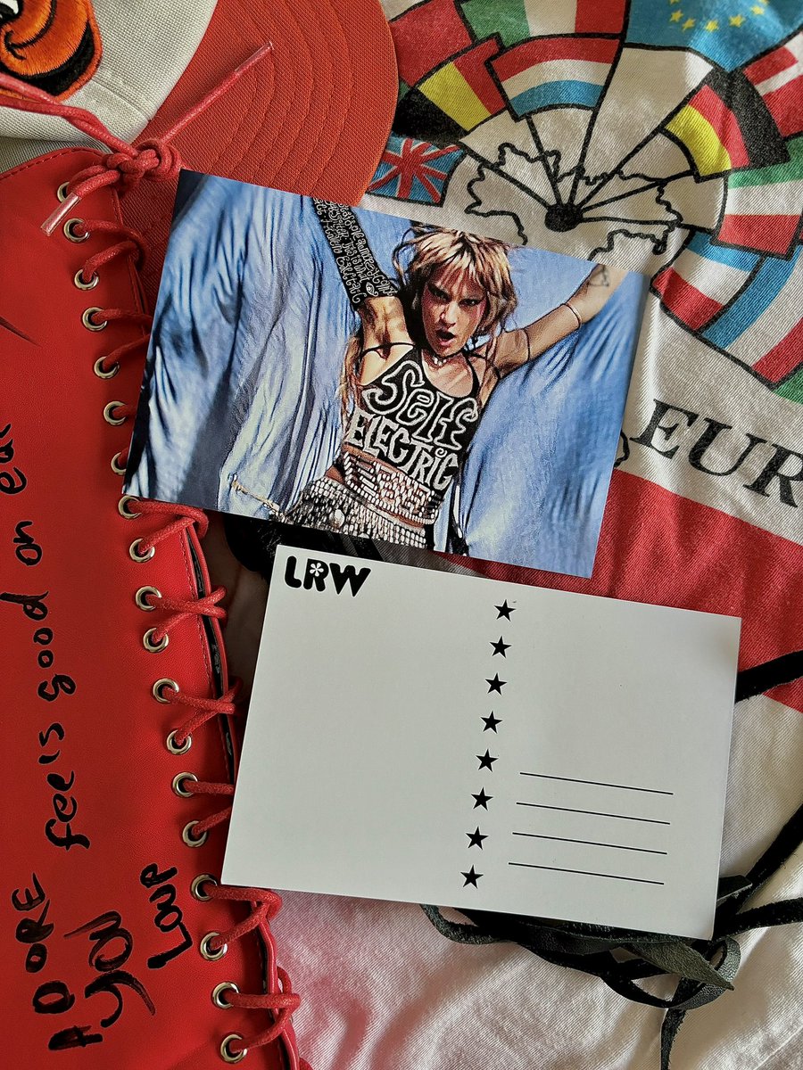 instead of waiting in my journal, i've been writing to you 🫶🏼 17 SELF ELECTRIC Tour Postcards left. All €s go towards paying my band🫶🏼 laurenruthward.bandcamp.com/merch/postcard…