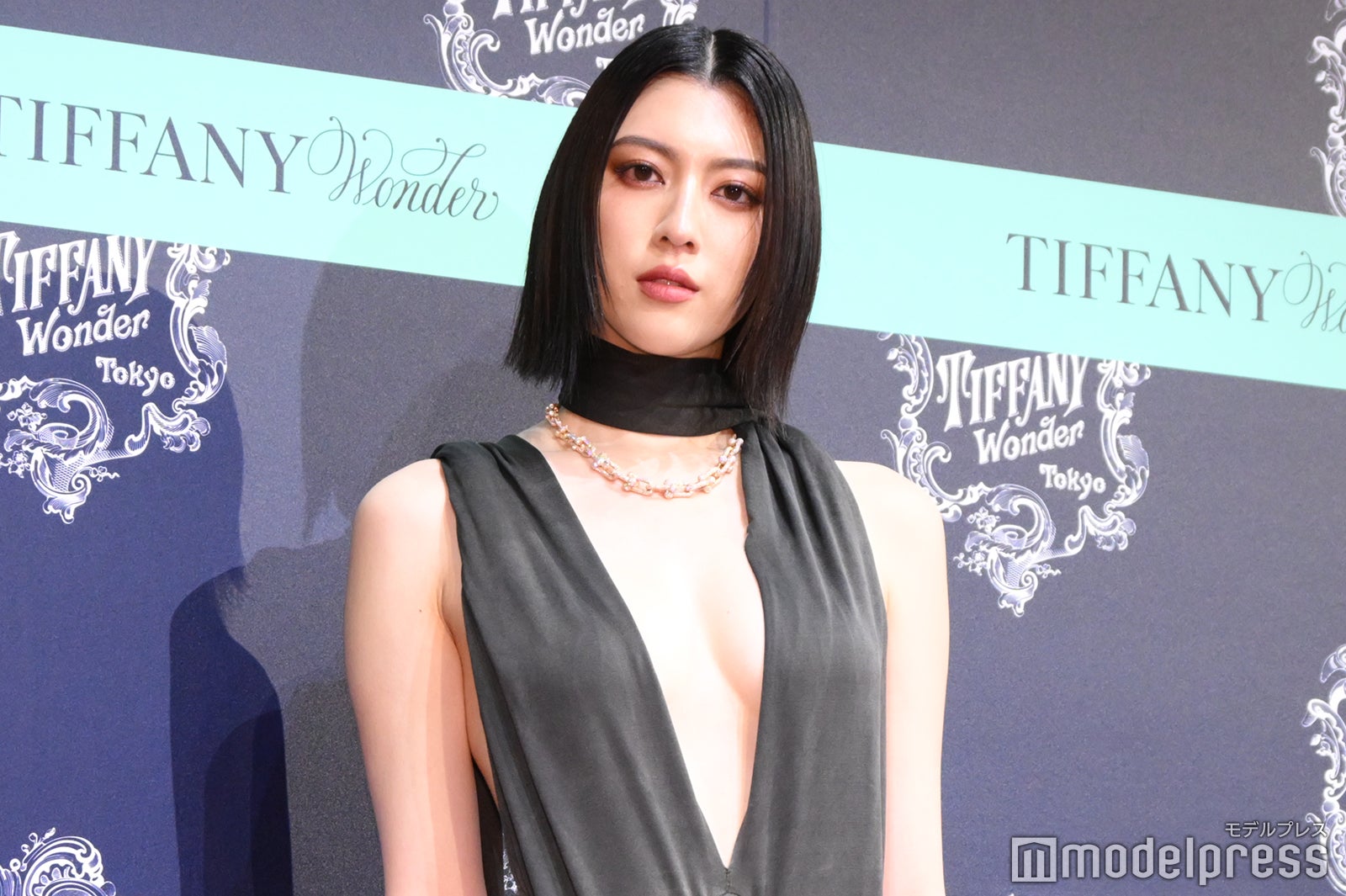 三吉彩花　モデルプレス 三吉彩花「#ティファニーワンダー」に登場💍️✨️ 📸写真多数 https://t.co/kbXeapePDm  国内外の豪華セレブリティがティファニーのジュエリーを纏って集結。三吉は胸元がざっくりと開いた大胆なドレス姿を披露した。 #三吉彩花 #ティファニー  ...