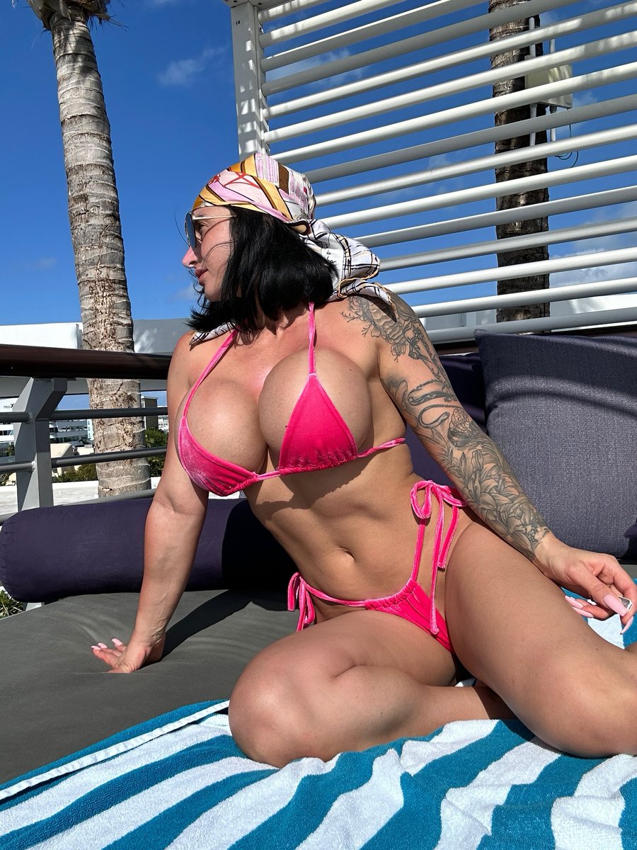 Good morning! 💕☀️🌴Tons of new spicy 🌶️ content coming up soon👇 onlyfans.com/cherrydevivre