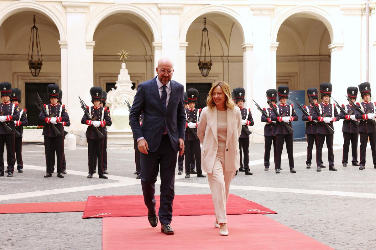 With <a href="/GiorgiaMeloni/">Giorgia Meloni</a> we agreed that efficient management of migration is a priority.

With Pact on #Migration and #Asylum adopted yesterday by <a href="/Europarl/">European Parliament</a> the EU is reforming its system. Implementation now key, allowing also for efficient returns.

And we continue to strengthen