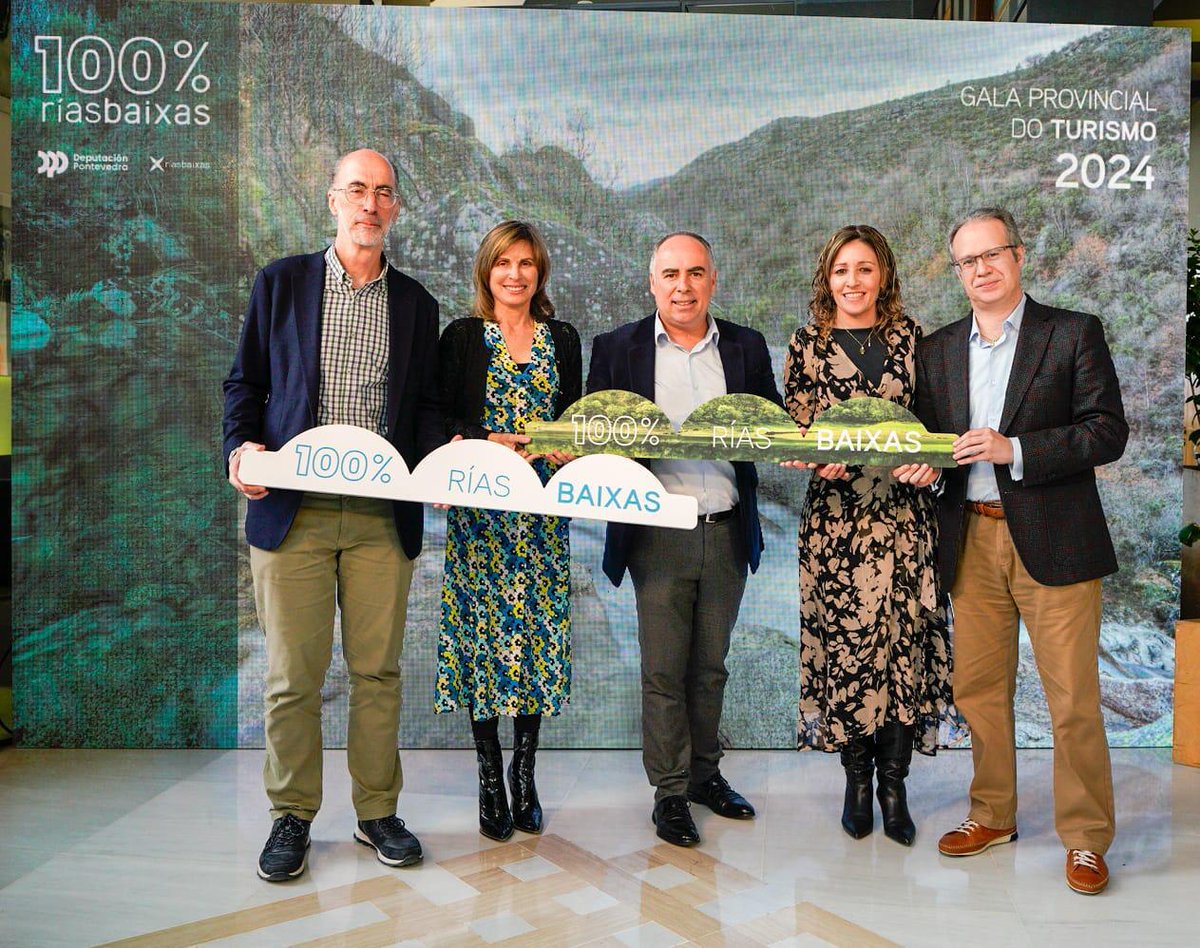 ✅O Alcalde de Baiona, Jesús Vázquez Almuiña, estivo presente onte na celebración da Gala Provincial de Turismo en Vigo, onde se entregou un diploma aos 400 establecementos da provincia adheridos ao Sistema Integral en Calidade Turística Española en Destino #RiasBaixas #Turismo