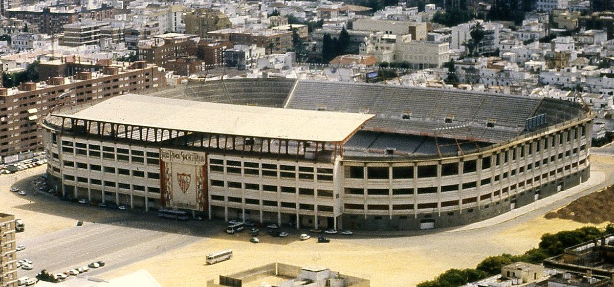 Vista aérea del estadio Ramón Sánchez Pizjuán, del @SevillaFC. Año 1982.