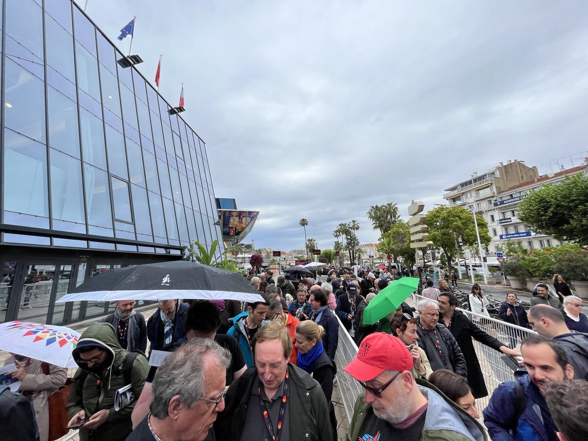 I’m currently outside Debussy waiting to get in MEGALOPOLIS. The queue is manageable so far, only 5 weeks and a day left to wait #Cannes2024