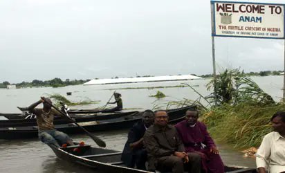 Not a single person in my mentions, who is crying, has mentioned one thing the man did regarding water transportation and safety as governor. Here he is in 2012, on a boat without a life vest on the same river where the actor died. His disregard for safety didn't start now.