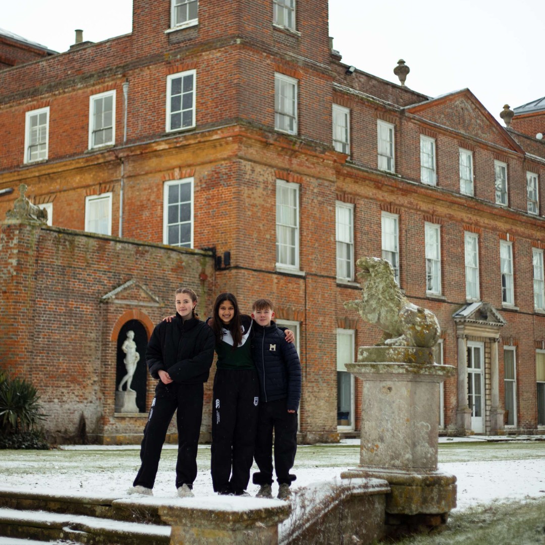 📣Lent Lookback!📣 Today we're looking back at when our pupils and students had fun in the snow back in January❄️ #Lookback #Throwback #LangleySchool #LifeAtLangley #SpaceToExplore