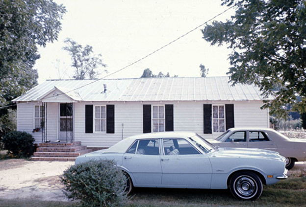 nchousingbuilds's tweet photo. The Agency issued its first single-family bond on Wall Street in 1976 for $16.16 million! 

Since then, we've issued $6 billion in bonds and managed various home buyer programs that have helped more than 139,000 North Carolinians become homeowners. https://t.co/Ay8RmV767B https://t.co/KTUIzszXXT