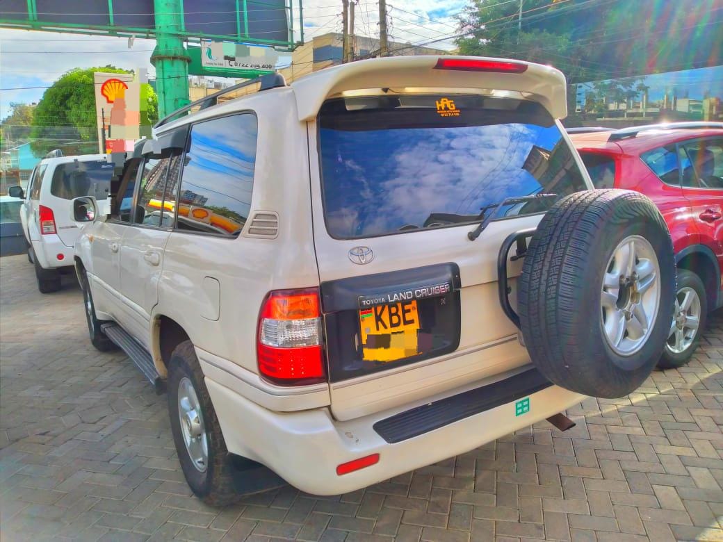 • 2002 Toyota Land Cruiser — HDJ100
• KSh2,300,000
• Fuel Tank: 96L
• Viewing: Westlands
• +254733665551

• Alloy Rims 
• Fabric Seats
• Snorkel

• 4200cc Turbodiesel
• 204hp/430Nm (1HD-FTE)
• 4-Speed AT
• 4WD

• ABS
• SRS Airbags
• Vehicle Stability Control