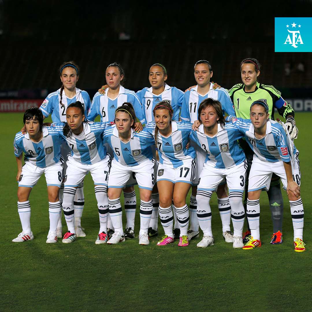 🏆 #Sub20Fem Argentina comenzará hoy su camino en el Sudamericano, en el que buscará un pasaje para disputar su cuarto Mundial de la categoría. 📝 Repasamos la historia en esta competencia ➡️ shorturl.at/cnxFY