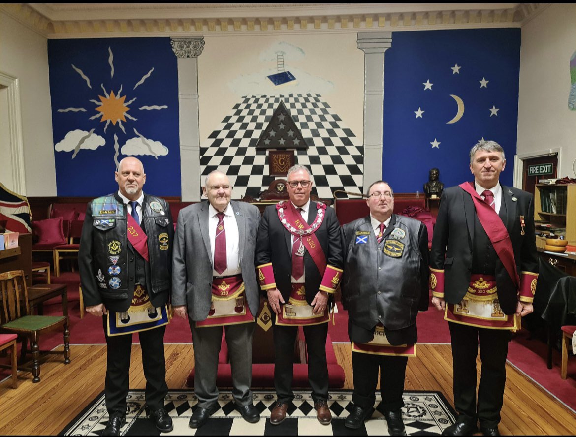 Congratulations to Bro Lyon a @wssolomonsguard Scotland associate on becoming a MM by RWM Colin Barclay of Lodge Saltcoats and Ardrossan no 320 supported WSSG  Bro Ian Mcgill. 🤝🏍️  Bro Lyon will now become a fully patched member 🤝🏍️ @ScotsMasons @GlasgowMasons @PGLRenWest