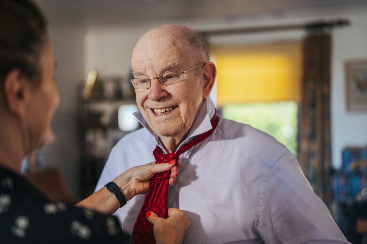 CareDiffTweets's tweet photo. Do you care for someone with Parkinson's?
You might be a family member, a partner, or a friend, providing care and support to someone with Parkinson's.
@ParkinsonsUK have information to support you: https://t.co/sdx9H3Jhj8
#StandUp2PD https://t.co/Lm9cslI5dK