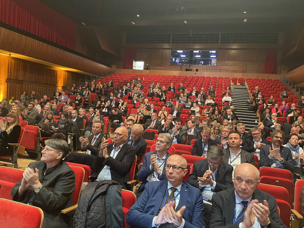 I thoroughly enjoyed the opening plenary of #EUA2024AnnualConf  and judging from the applause, so did many others! Thank you Luciana Vaccaro, @SantiagoIniguez and Michael Murphy 
@euatweets