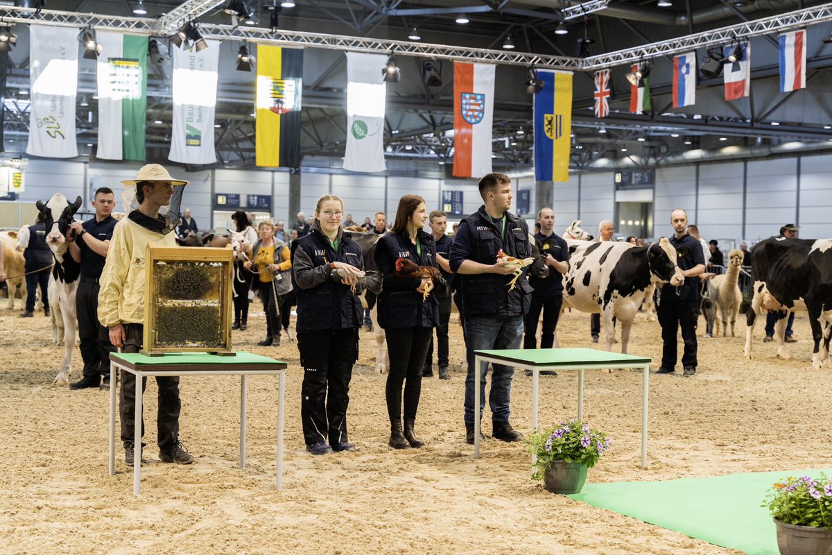 Bei der #Agra-Messe in Leipzig sieht man überall die begeisterten Gesichter der #Landwirte, die sich jeden Tag früh aufmachen, um ihre Tiere zu versorgen, die Felder zu bestellen und für unsere Lebensmittel zu sorgen. Um diese wichtigen Aufgaben zu erfüllen, brauchen sie mehr…