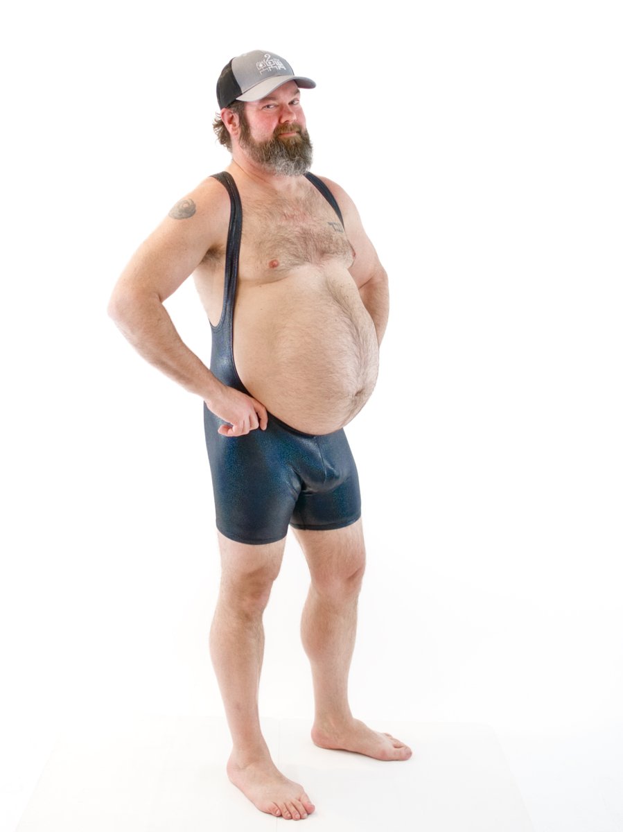 cut2medesigns's tweet photo. Hologram Mini Dots Deep Scoop Muscle Singlet @cut2medesigns, Shown in Black with 4" Short Inseam.
Sizes Small thru 8XL.
#cut2medesigns #hologramminidot #minidot #spandexgear #topherphoenix #gaycornpharmboy #The_TightsGuy
https://t.co/4hG7xiQuAp https://t.co/LJUVt6JuGi