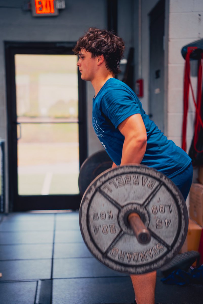 The grind 💪 #football #highschoolfootball #weightroom #win #sports #hardwork #ramily