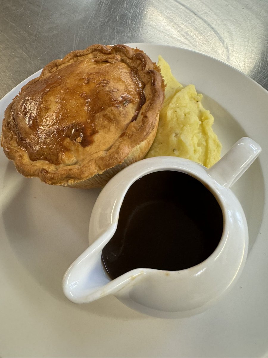 Busy day already today in the build up to @LFC vs @Atalanta_BC at Anfield tonight! Plenty of our award winning pies flying out with buttery homemade mash and gravy😍 In match-mode from 3:30pm & open until kick-off 🥧 #BuyLocal #LFC #MoreThanAPie