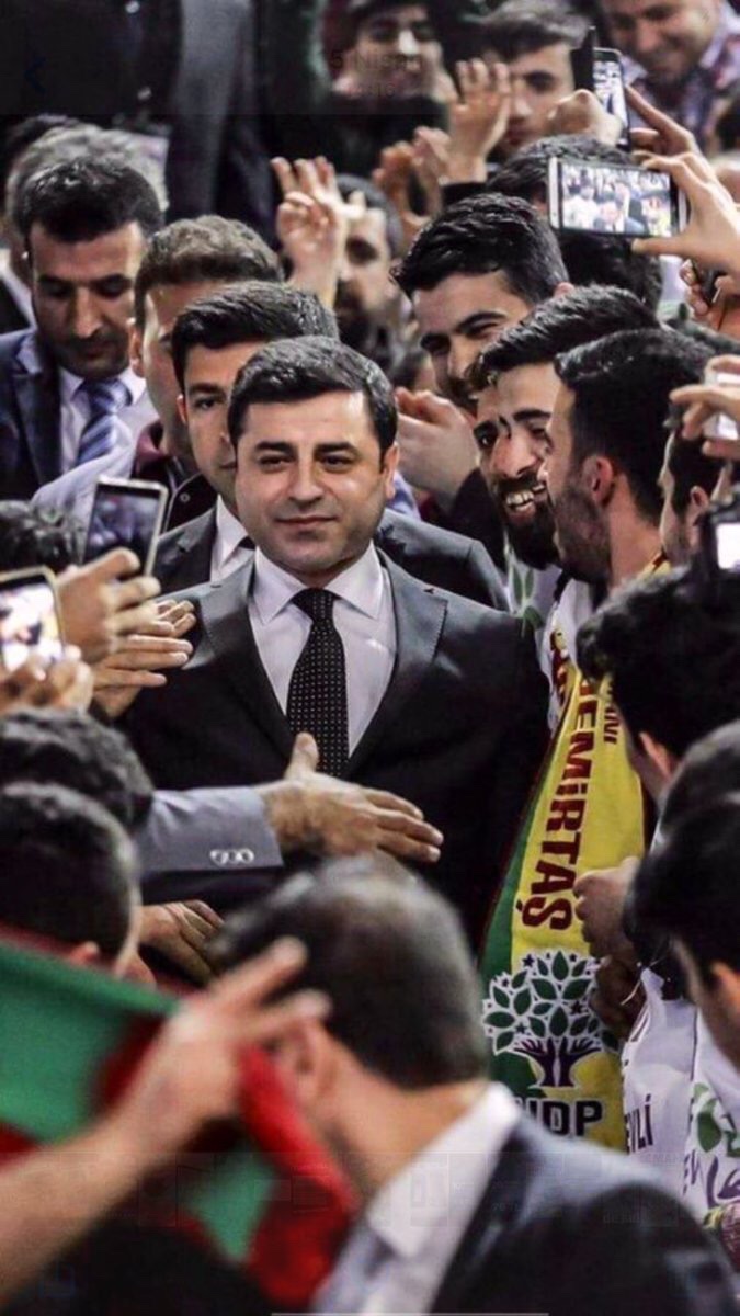 Selahattin Demirtaş 8 senedir ‘Siyasi Rehine’ olarak içeride yatıyor bir tek gün dahi AKP zulmüne boyun eğmedi zindanda tarih yazdı!

İyi ki doğdun Selocan iyi ki varsın❤️✌️

———-
#GitmeMeralAkşener TheEconomist #ElKassamTugayları Haluk Bayraktar Selahattin Demirtaş İsmail Haniye