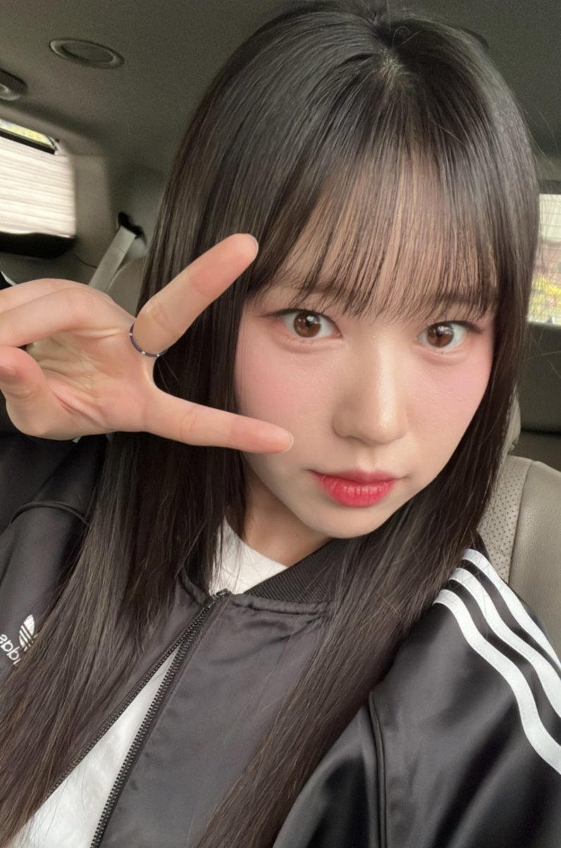 WekiMeki's tweet photo. 날이 좋으니깐 기분이 좋다😆 
#엘리 https://t.co/5Fgc7DDEpK