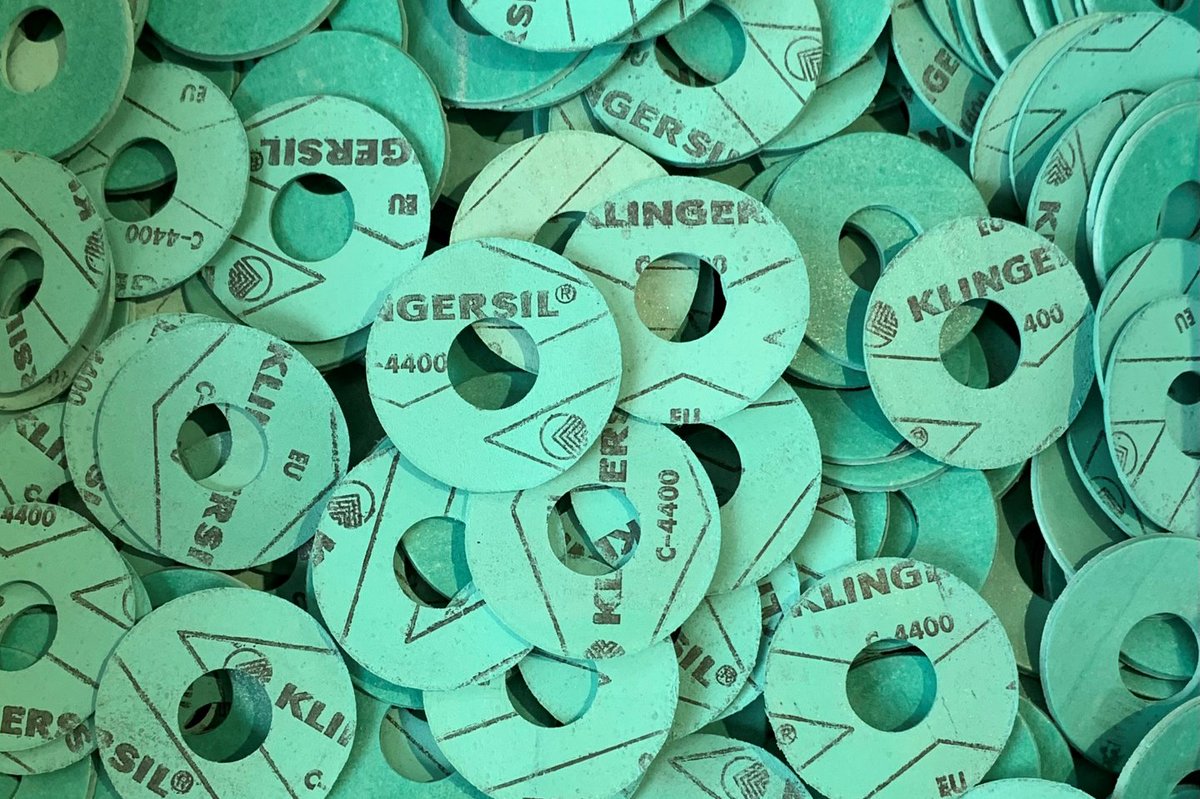 In need of durable sealing solutions? Stephens Gaskets' Klinger washers are your answer! 

Ideal for industrial and marine uses, offering unparalleled resistance and versatility.

🔗 Check them out: stephensgaskets.co.uk/washers/klinge…

#KlingerWashers #EngineeringExcellence #StephensGaskets