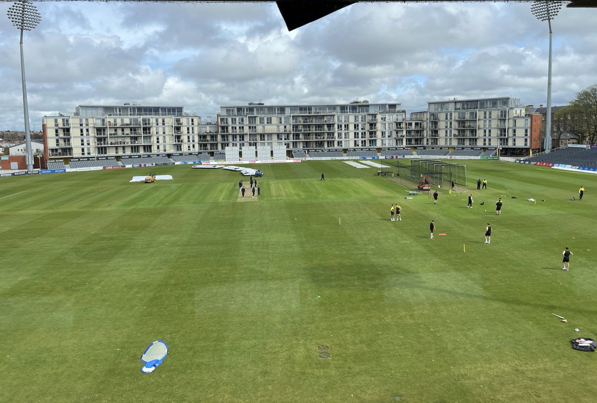 Hoping for an outbreak of cricket here at Bristol tomorrow between @Gloscricket and @YorkshireCCC . Players being able to practice outdoors this afternoon is the first ✔️in the box. @BBCWYS #bbccricket 🏏🏏♥️