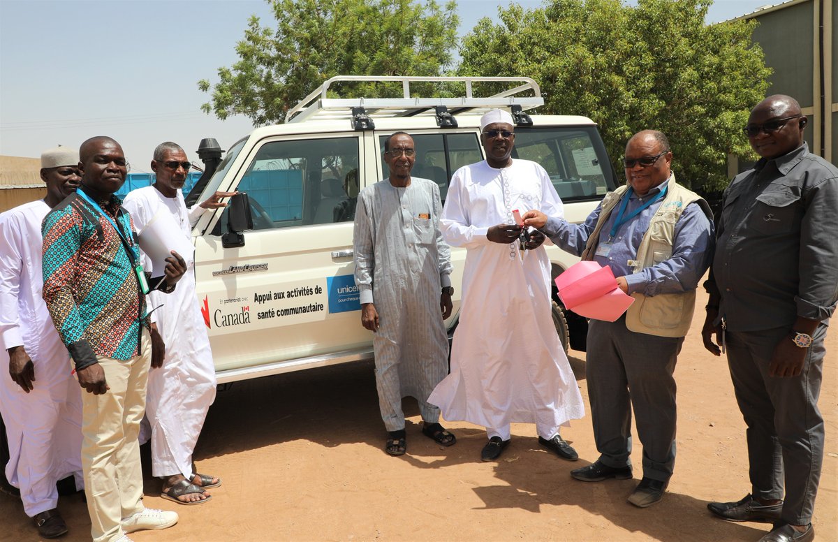 Thanks to funding from @CanadaDev 🇨🇦, @UNICEF has provided the Community Health Department of #Chad with a new Toyota Land Cruiser vehicle to supervise community #health activities even in the most remote areas. @OnuTchad @fbatalingaya @UNICEFhealth @UNICEFAfrica