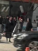 It seems like someone saw Yeobeen and Song Hyekyo filming for #BlackNuns 🔗: m.blog.naver.com/ki_xxn/2234118… #JeonYeoBeen #전여빈