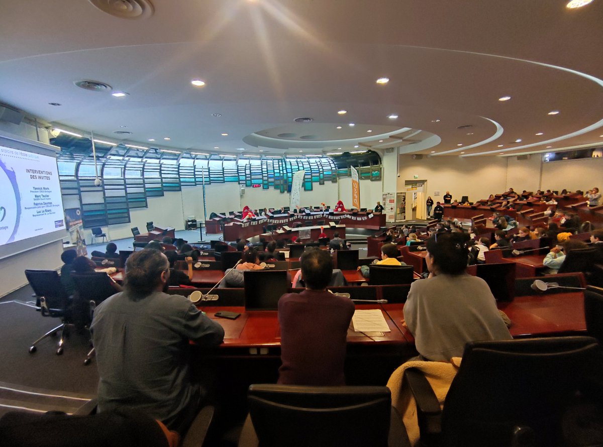 Ecole Toni Morrison tweet media