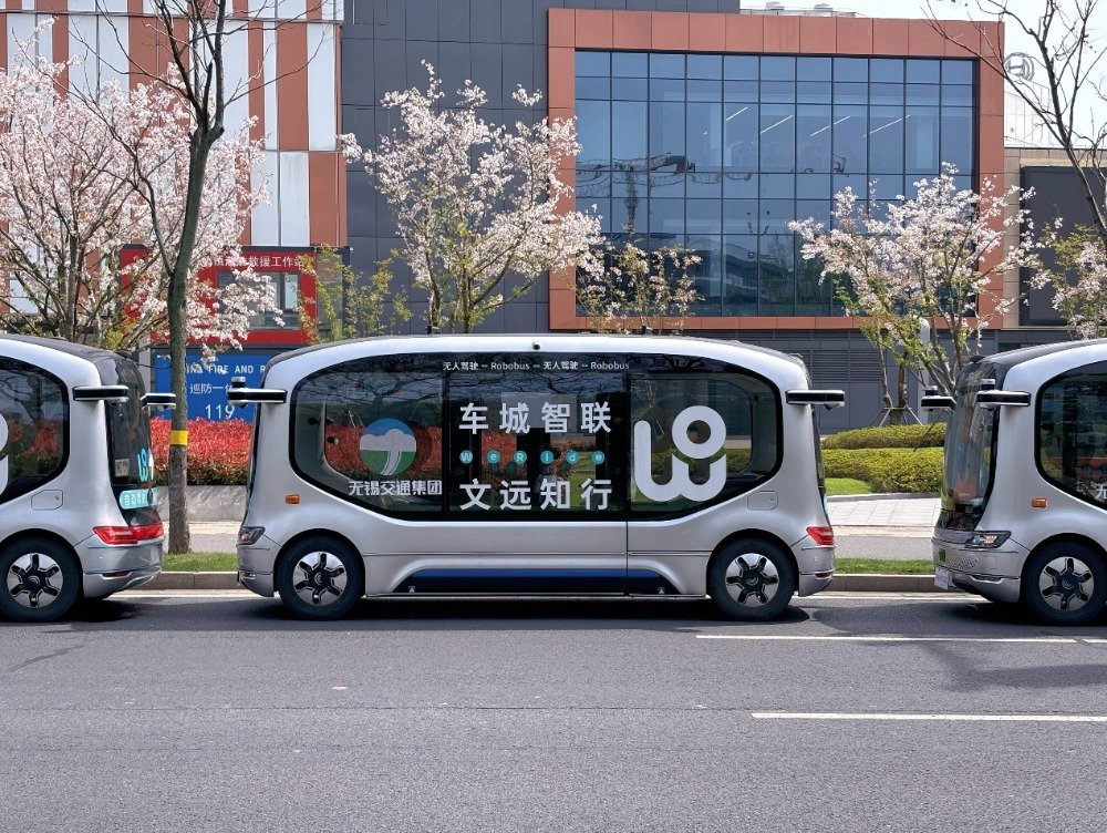 With 360-degree visibility, this autonomous bus monitors pedestrians and vehicular traffic. Jiangsu's Wuxi city is racing to become China's leading Internet of Vehicles city and a frontier for China's innovation in Industry of Technology.
