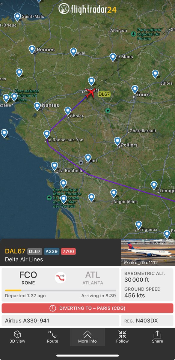 ✈️🆘↩️ #Delta flight #DL67 #DAL67 aircraft #A339 (N403DX) operating between #Rome #Fiumicino #FCO #LIRF 🇮🇹 and #Atlanta #ATL #KATL 🇺🇸 has declared #emergency via #squawk7700 for as yet unknown reason and is currently diverting to #Paris #CharlesDeGaulle #CDG #LFPG 🇫🇷