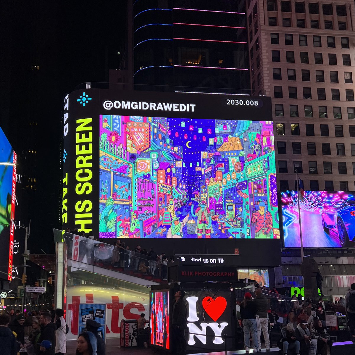 Did you see @omgidrawedit 's piece Midnight Streets on Times Square NYC??? Did you also notice there is a fukr on Times Square NYC??? Zoom bottom left to see a fukr up in lights! 💚🦎💚