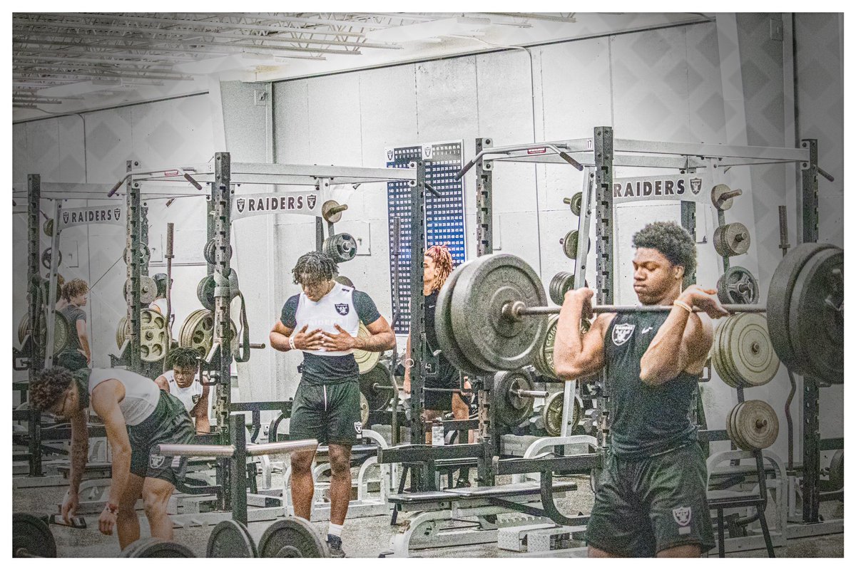 The crew getting after it! These guys work! ✅ #RaiderNation  @Raiders @AthleticsEP @cjhirsch4 @VanSpence10 @coachruss23 @BJacobsonFBall @RecruitGeorgia @NwGaFootball @MattDeBary @RustyMansell_ @BALLERSCHOICE1 @ChadSimmons_ @BrooksAustinBA @ErikRichardsUSA @jwindon35