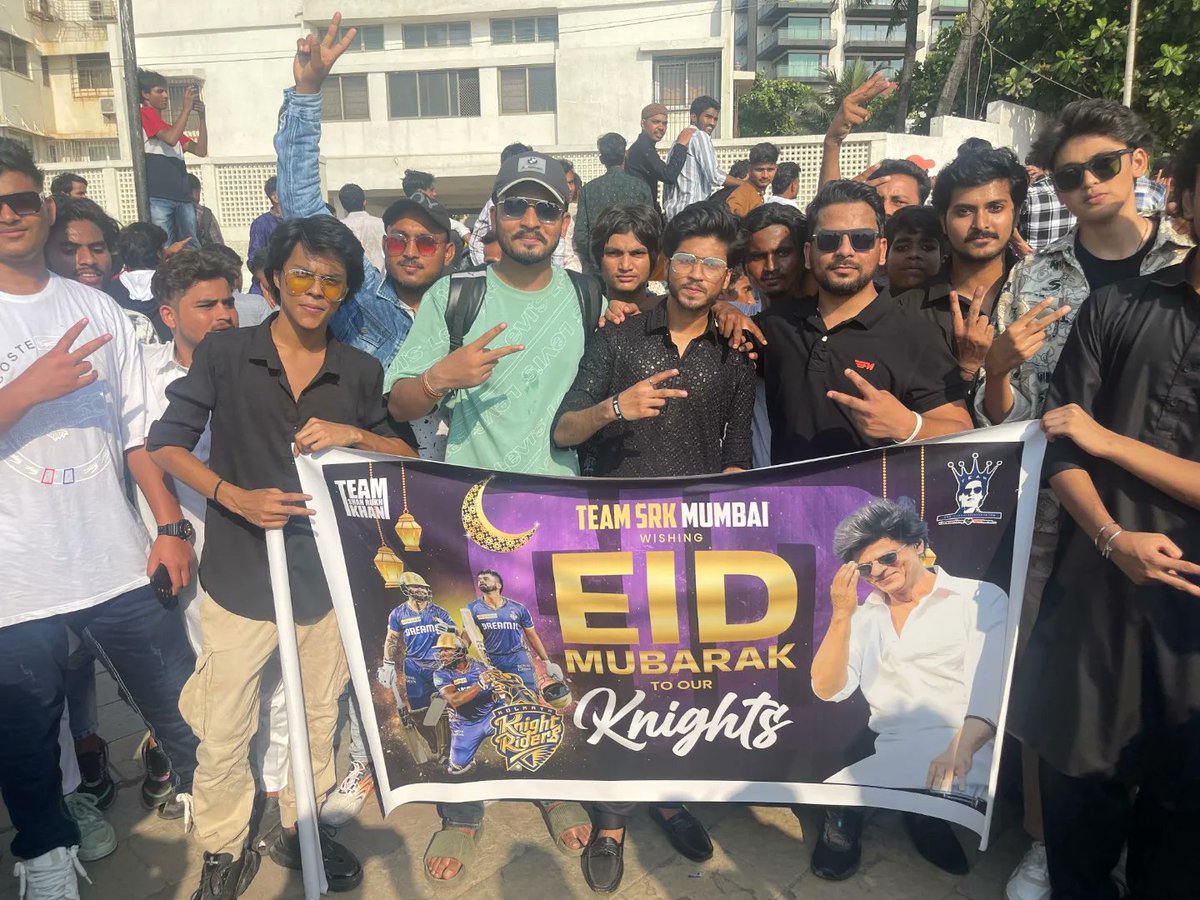 Team SRK Mumbai members wishing a very Happy Eid-Ul-Fitr to our Knights and family. All the best @kkriders for upcoming matches. #EidMubarak #ShahRukhKhan
