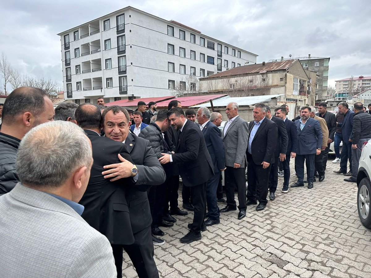 📍Bulanık İlçemizdeyiz İl Başkanımız Sn @MelikEmre1 ve teşkilatımızla Ramazanın Bayramının coşkusunu paylaşmak üzere AK Parti Bulanık İlçe Başkanılığımızda dava arkadaşlarımızla bir araya geldik. İlçe Başkanımız Sn Mehmet Ali Saatçi’ye misafirperverliğinden dolayı teşekkür…