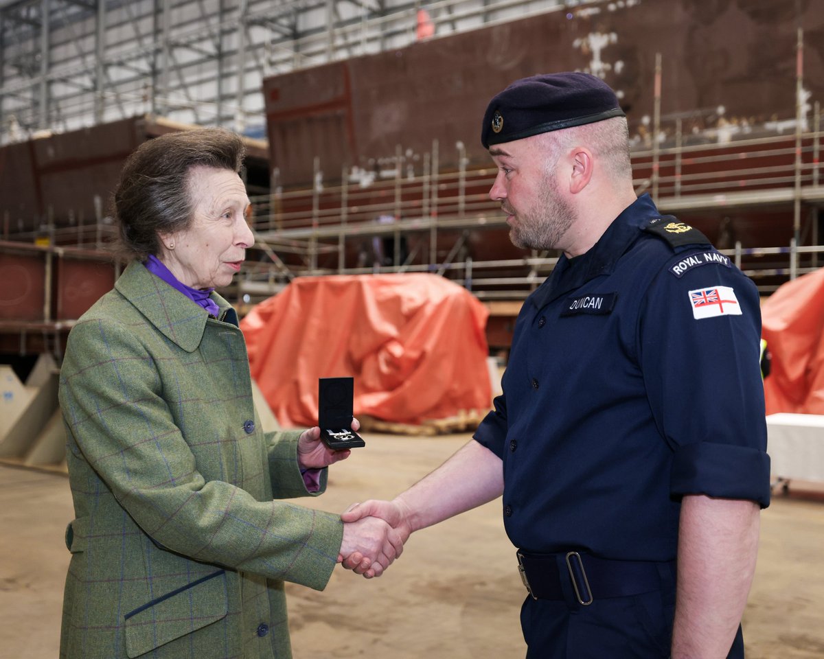 Privileged to welcome Venturer's sponsor, Her Royal Highness The  Princess Royal to the Ship for the first time. More detail in the article linked below 👇. A particularly memorable occasion for Leading Hand Adam Duncan who was presented his LSGC medal by HRH. #nextgenfrigate