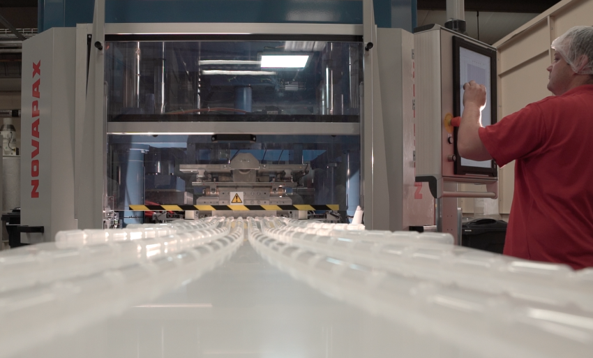 SONEProducts's tweet photo. Ever wondered how an e-liquid bottle is made? Here we look at the main processes involved in making an injection blow moulded bottle: https://t.co/C8qz6PPB3S with an animation kindly supplied by the British Plastics Federation. #blowmoulding #eliquid #plasticbottle https://t.co/ivX4UDGkGe