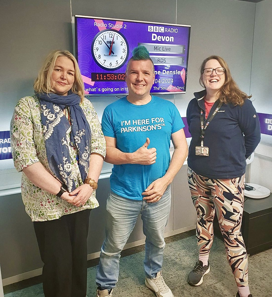 A cheeky blue Mohican from Jonathan for his @BBCDevon interview today. He’s one of the 700 people supported by our specialist Parkinson’s nurses in Plymouth, South Hams and West Devon. Listen 1:37 in ➡️ bbc.co.uk/sounds/play/p0… #WorldParkinsonsDay #parkinsons #MakeItBlue