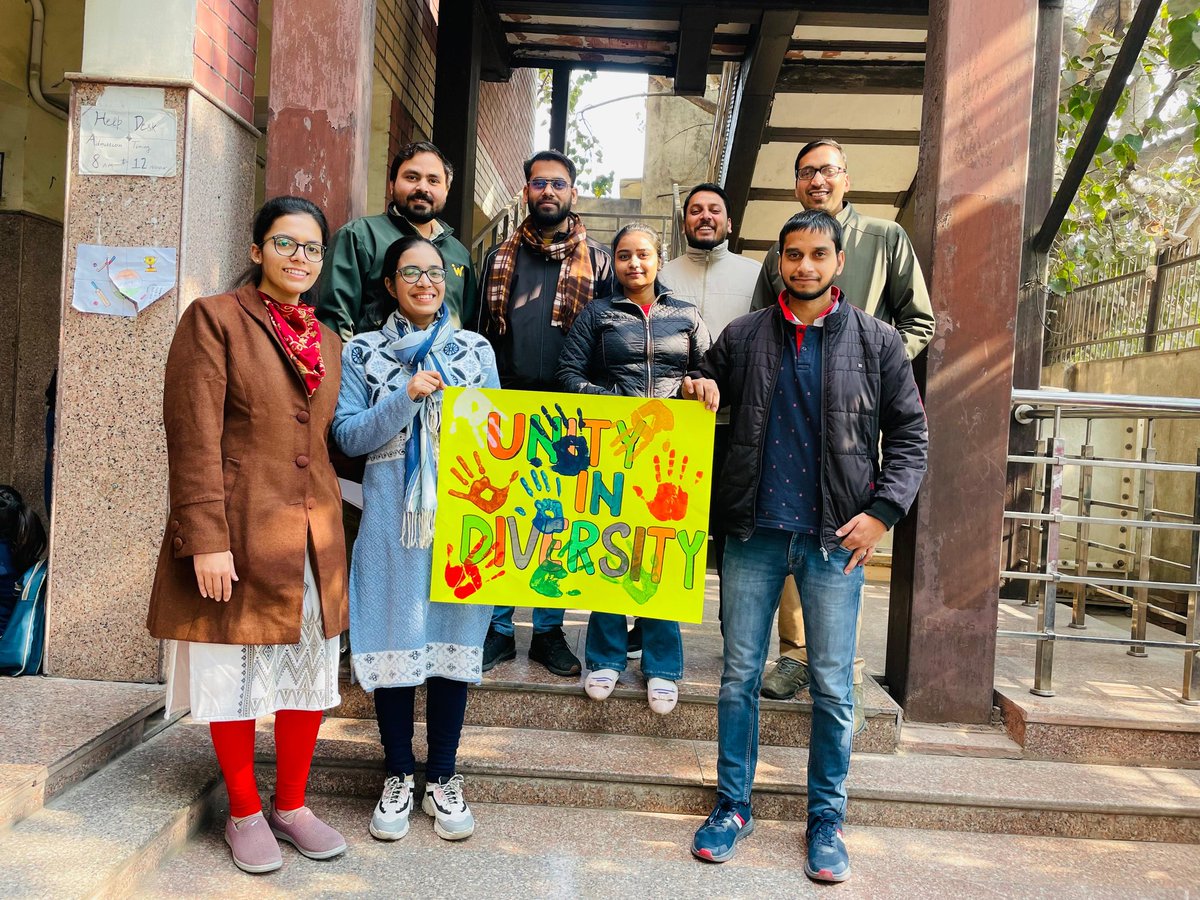chhaya_kr's tweet image. Teachers who love teaching, teach children to love learning👩‍🏫👨‍🏫
Unity in diversity✨🫂🤍
#UnityInDiversity #teacherlife #loveforteaching