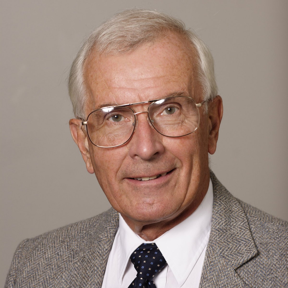 We are saddened to share the news that Lawrence “Larry” Southwick Jr., associate professor emeritus and University Research Scholar in the School of Management’s Finance Department, passed away March 15 in Venice, Florida. He was 85. Read more in UBNow: buffalo.edu/ubnow/working/…