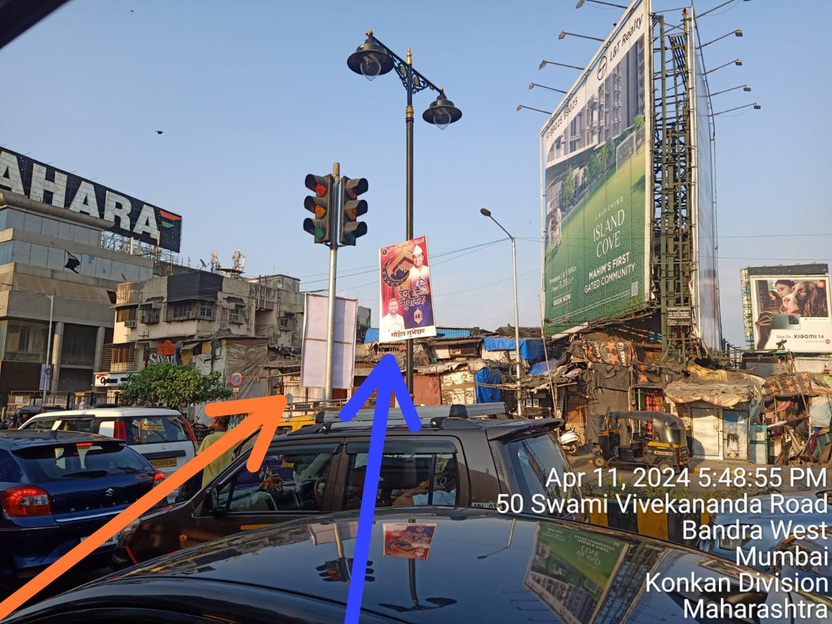 Illegal Banners on display in violation of Defacement act and Code of Conduct at S V Road, Bandra West.@mybmcWardHW @CPMumbaiPolice @Petition_Group