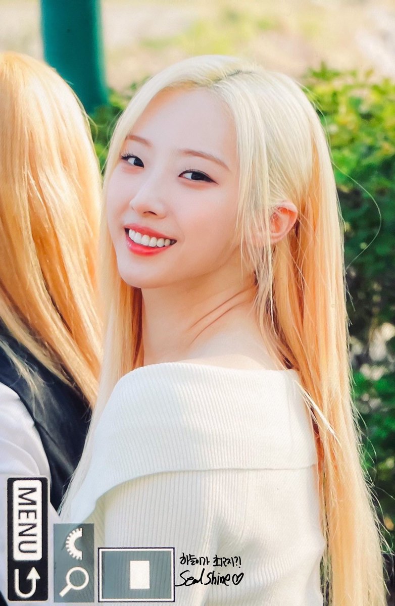 picsofhaseul's tweet image. best girl