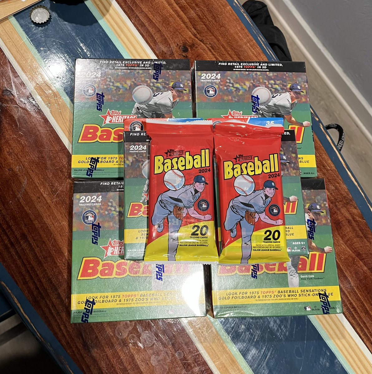 AcousticCards's tweet photo. Ran a little retail break with the fam last night…below is what I pulled. Pretty solid for some Wal mart boxes! Auto goes to @UsefulFoma https://t.co/WnHa4du6Gy