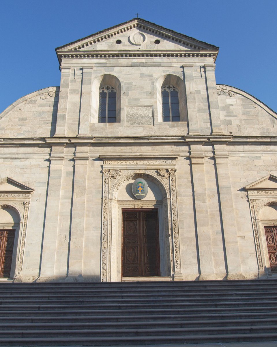 𝗔𝗨 𝗙𝗘𝗨 🔥 12 avril 1997, un incendie se déclara dans la cathédrale de #Turin... 👉 Le Saint-Suaire, conservé dans une chapelle depuis le XVIe siècle, est alors sauvé in extremis par un pompier.