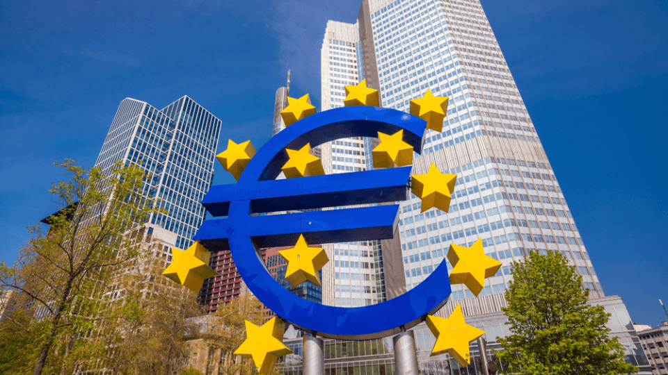 Avrupa Merkez Bankası, #faiz kararını açıkladı. 📌Avrupa Merkez Bankası (ECB), 3 temel politika faizini piyasa beklentileri doğrultusunda sabit tuttu. Faiz, yüzde 4,5 oranında sabit kaldı.