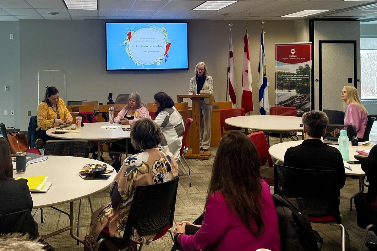 hlsyms's tweet image. Leaders are continuing to increase understanding of privilege, cultural behaviours &amp;amp; Mi’kmaw ways of being &amp;amp; knowing. Wela’lioq to Jane Meader, Arlea Walsh &amp;amp; Wendy Lawrence. #threebraids #module3 #leadingforequity
@HRCE_NS @arleawalsh