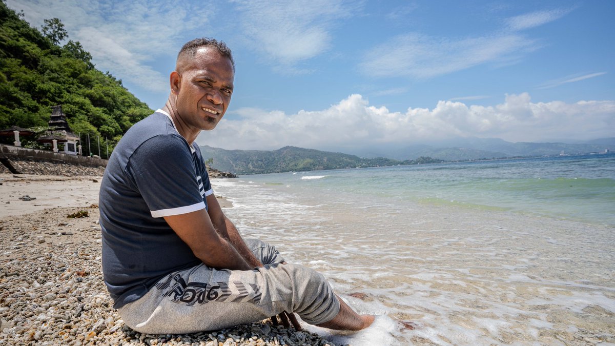 Agustinho’s journey from Timor Leste to Europe and back highlights the resilience and strength in rekindling roots. Despite setbacks, his return and new venture show how IOM's support turns challenges into fresh starts.​ Read more: bit.ly/3Ucmsbo @IOMtimor_leste