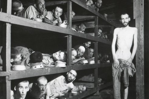 Heute, vor 70 Jahren, befreiten US-Truppen das 1937 errichtete Konzentrationslager #Buchenwald.

#niewiederfaschismus 
#NieWiederIstJetzt