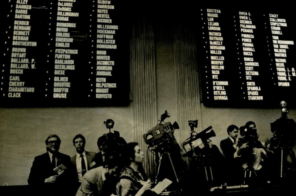 Something for fun, courtesy of Capitol archives: the press area on the MI House floor from 1985-86 term. I only recognize one face -- second from left is Roger Weber of @Local4News, a kickass reporter whose work was one of the pieces that made covering the Capitol a goal for me.