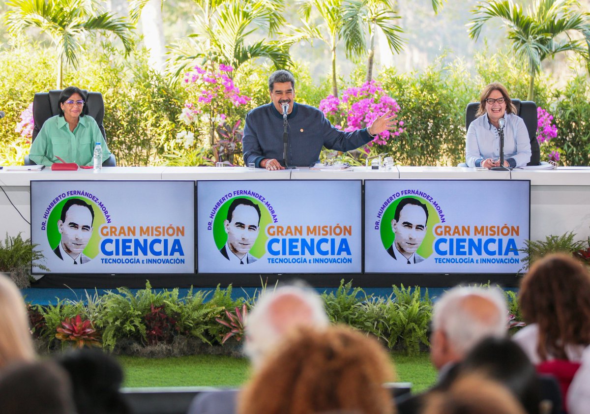 El presidente @NicolasMaduro anuncio el nacimiento de la Gran Misión Ciencia, Innovación y Tecnología Dr. Humberto Fernández-Morán que permitirá garantizar la ciencia como un derecho colectivo en el avance y desarrollo de la patria. ¡Ciencia para la vida y la paz! #prelemi